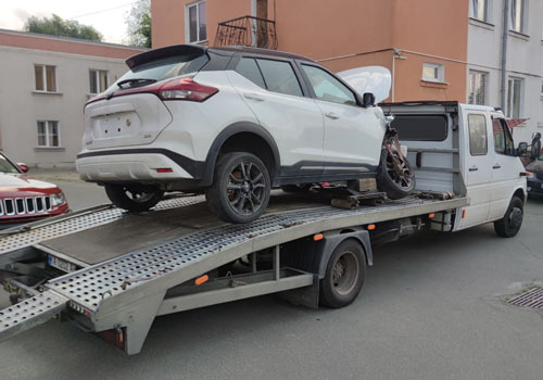 эвакуация автомобиля с заблокированными колесами